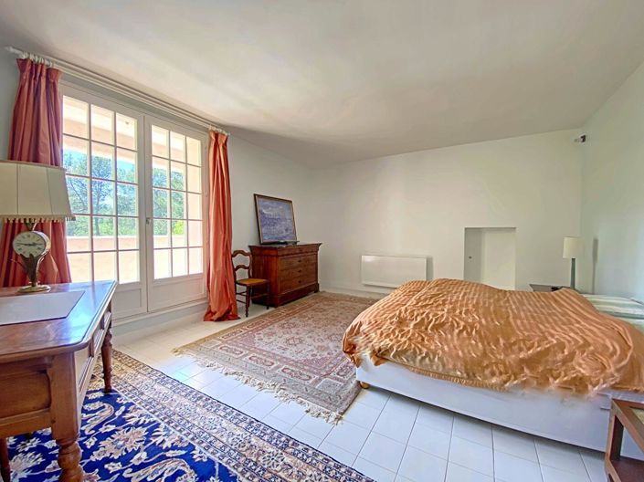 Image No.11-3 Bed House for sale