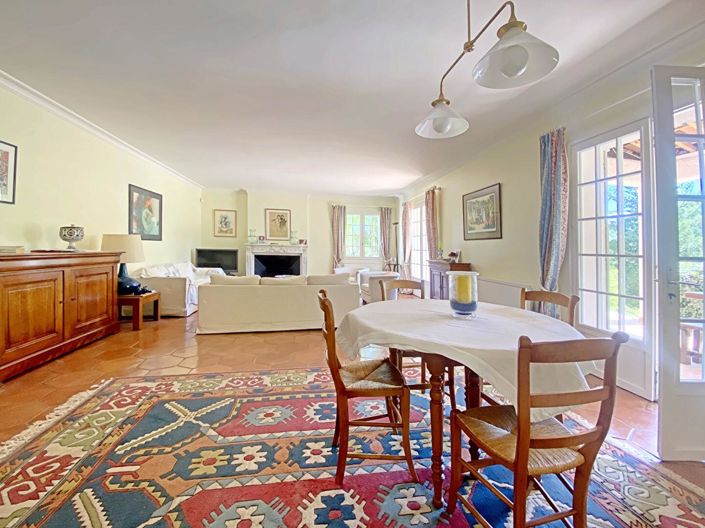 Image No.8-3 Bed House for sale