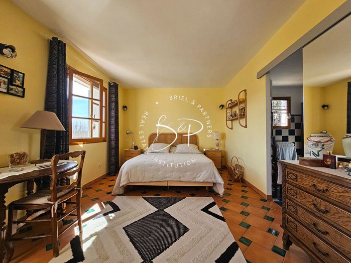 Image No.12-5 Bed House for sale