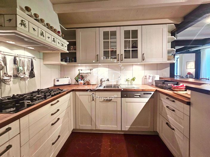 Image No.10-3 Bed House for sale