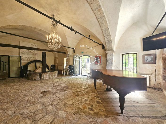 Image No.15-3 Bed House for sale