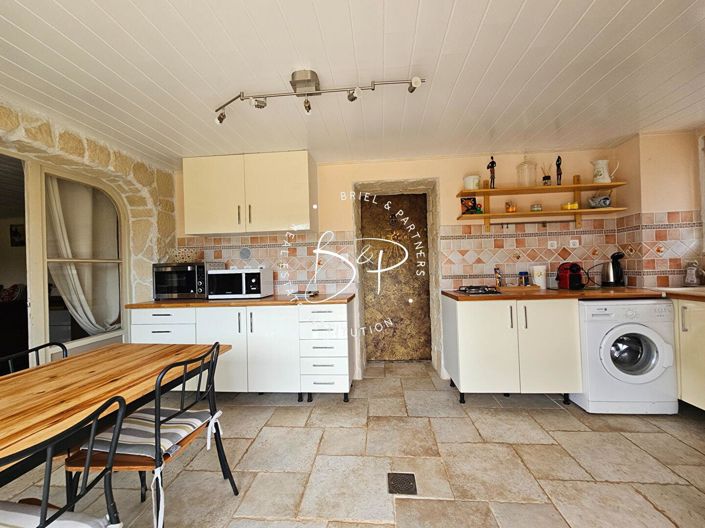 Image No.16-7 Bed House for sale