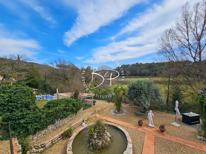 Image No.6-7 Bed House for sale