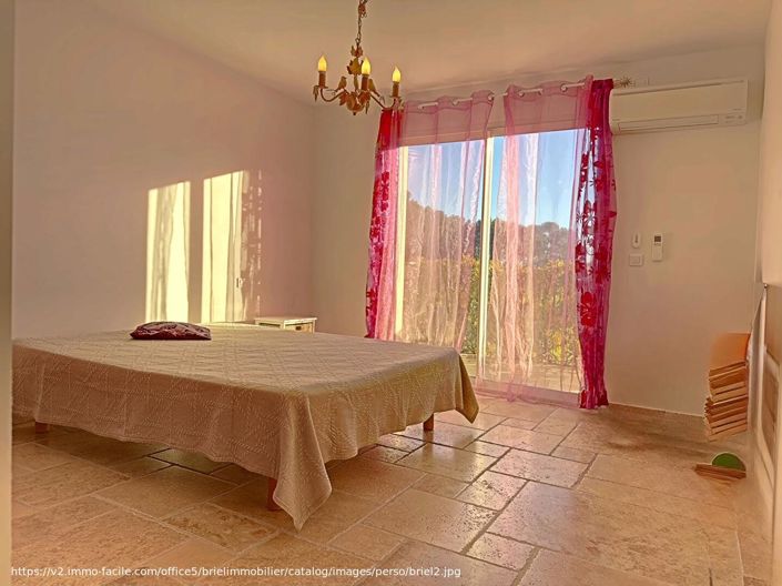 Image No.17-5 Bed House for sale