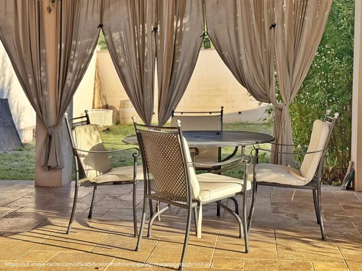 Image No.8-5 Bed House for sale