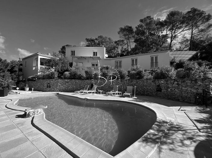 Image No.1-7 Bed House for sale