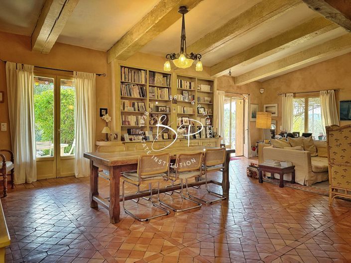 Image No.14-7 Bed House for sale