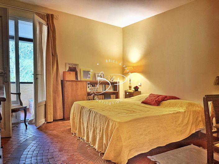 Image No.17-7 Bed House for sale