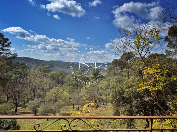 Image No.8-7 Bed House for sale