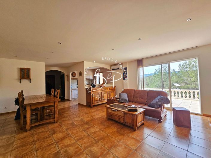 Image No.12-8 Bed House for sale