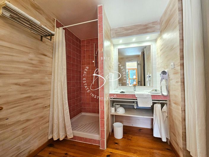 Image No.17-8 Bed House for sale