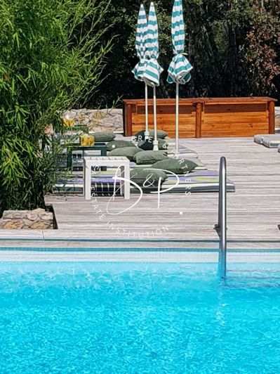 Image No.7-8 Bed House for sale