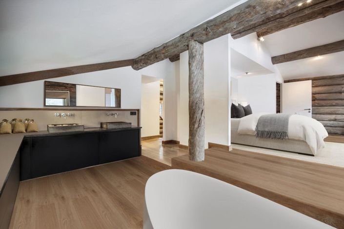 Image No.11-5 Bed Property for sale