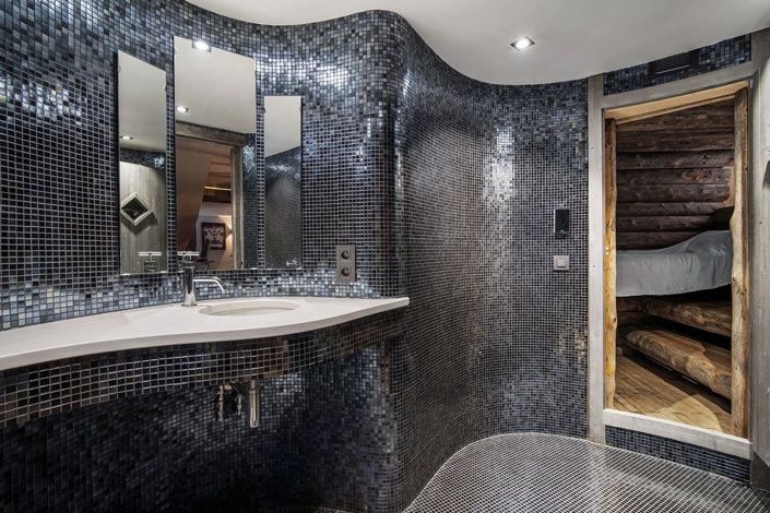 Image No.6-5 Bed Property for sale