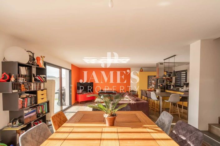 Image No.4-4 Bed House for sale