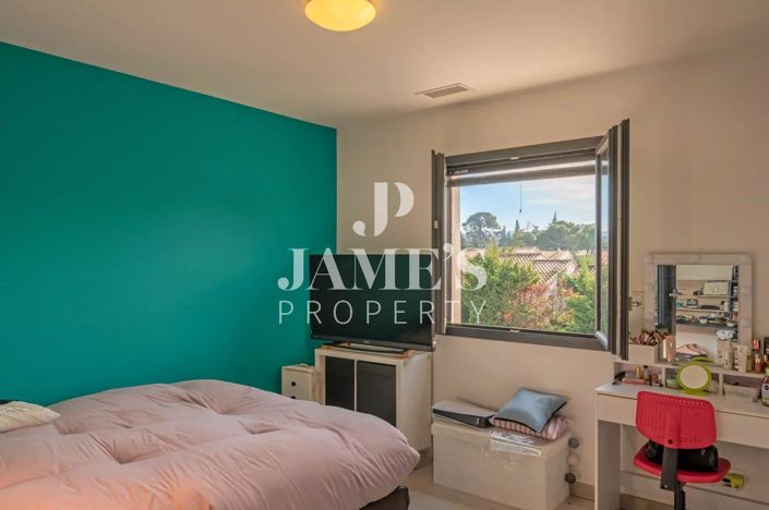 Image No.7-4 Bed House for sale