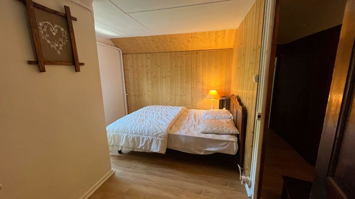 Image No.5-5 Bed House for sale