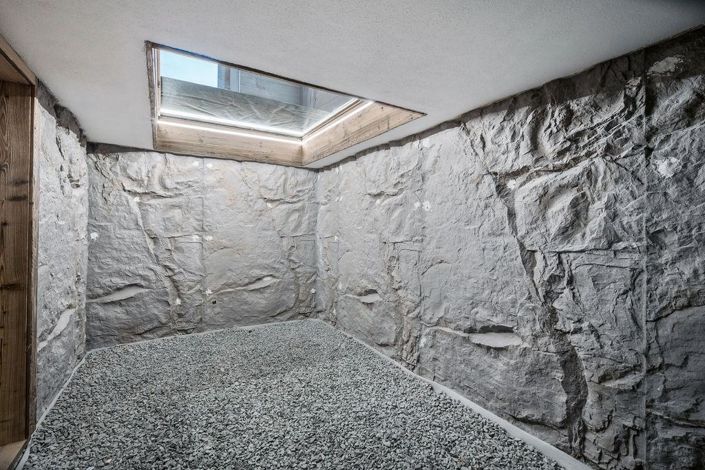 Image No.16-5 Bed Property for sale