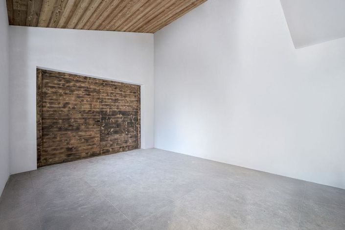 Image No.17-5 Bed Property for sale