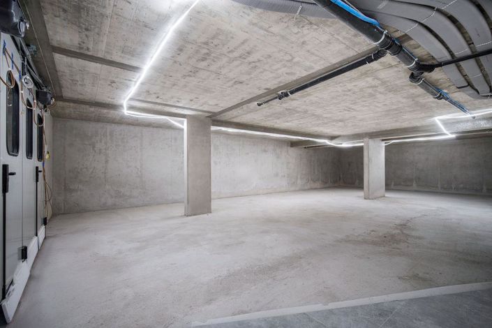 Image No.18-5 Bed Property for sale