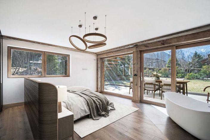 Image No.4-5 Bed Property for sale