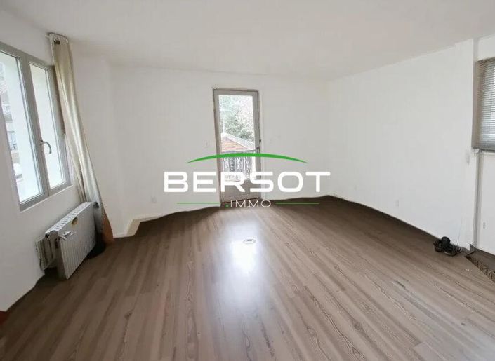 Image No.5-2 Bed House for sale