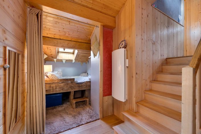 Image No.9-5 Bed House for sale