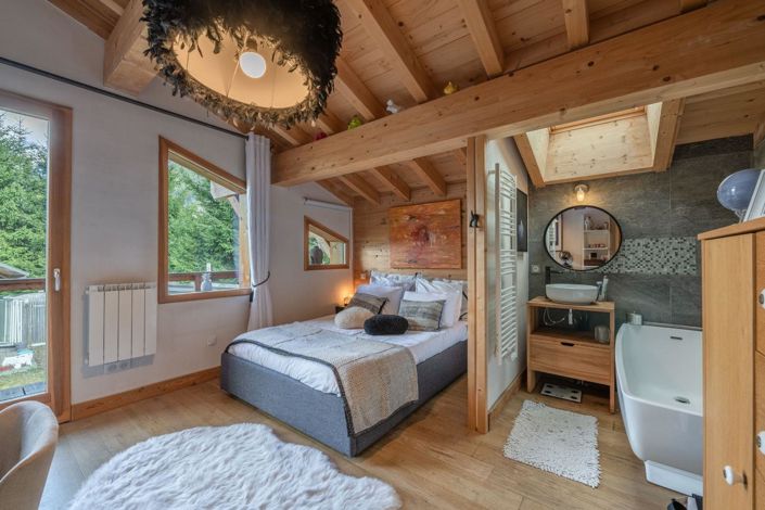 Image No.6-5 Bed House for sale