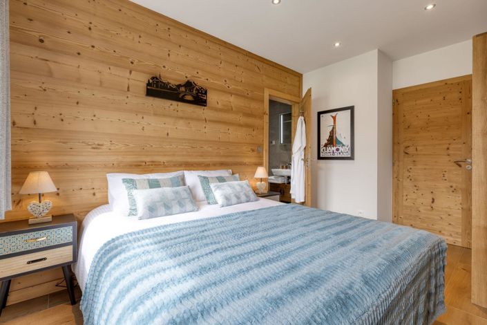 Image No.8-7 Bed House for sale