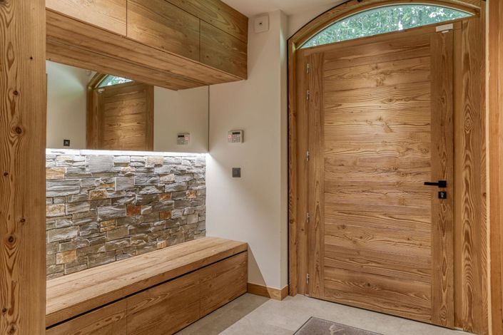 Image No.10-6 Bed Property for sale