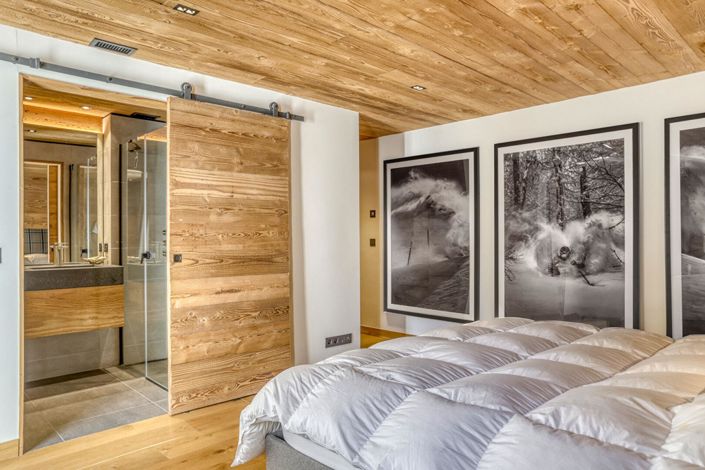 Image No.12-6 Bed Property for sale