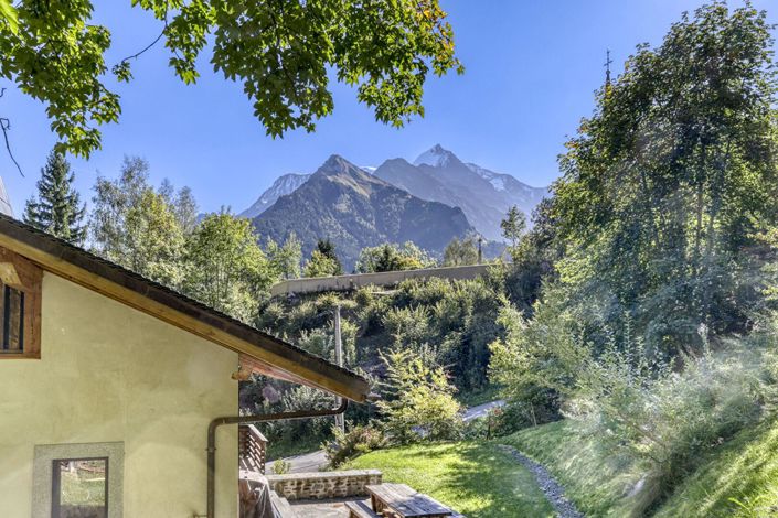 Image No.18-6 Bed Property for sale