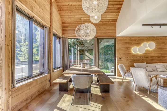 Image No.2-6 Bed Property for sale