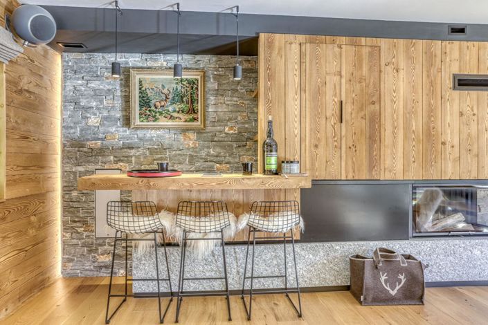 Image No.4-6 Bed Property for sale