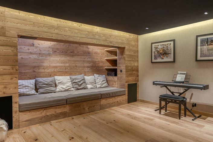 Image No.8-6 Bed Property for sale