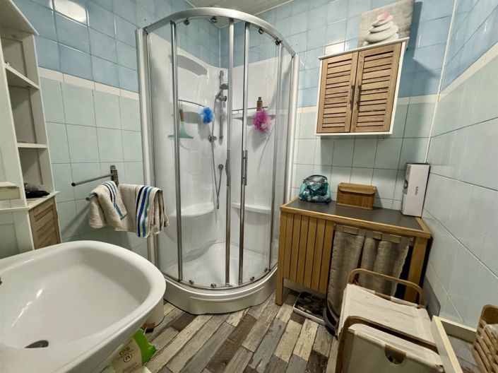 Image No.11-3 Bed House for sale