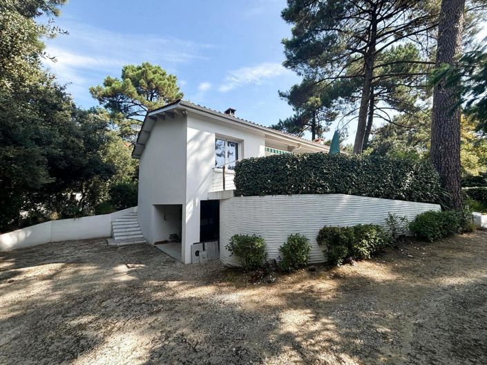 Image No.11-3 Bed House for sale