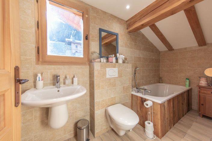 Image No.17-5 Bed House for sale