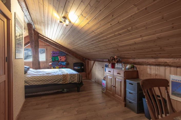 Image No.10-3 Bed House for sale