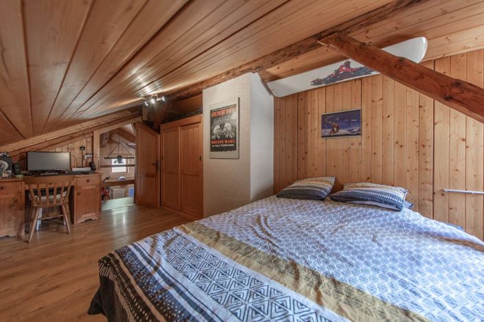 Image No.11-3 Bed House for sale