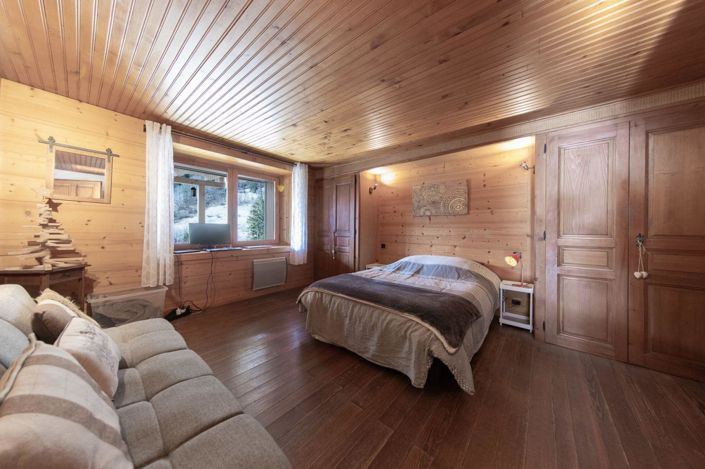 Image No.15-3 Bed House for sale