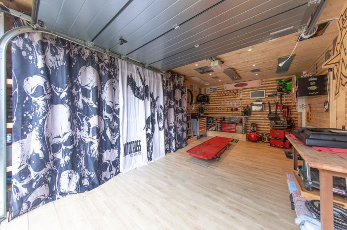 Image No.18-3 Bed House for sale