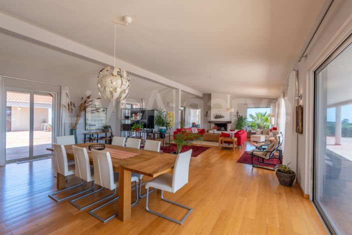 Image No.21-5 Bed House for sale