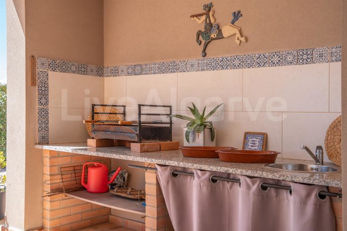 Image No.38-5 Bed House for sale