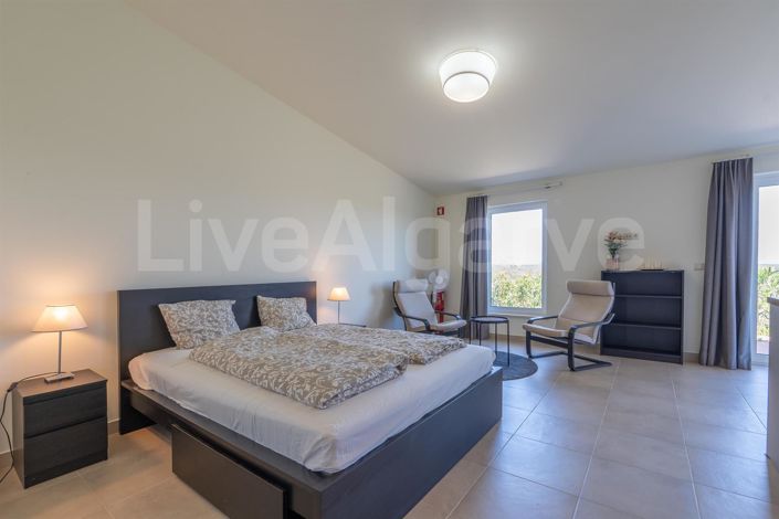 Image No.41-5 Bed House for sale