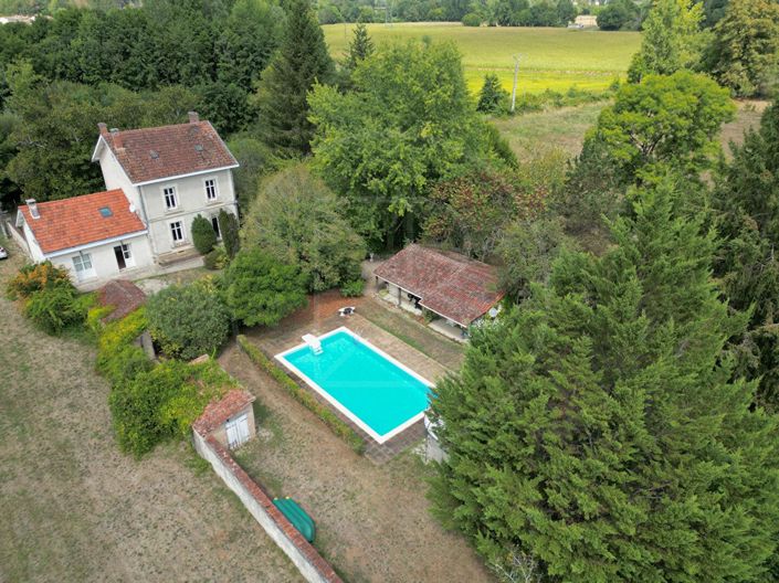 Saint-L&#233;on-sur-l&#39;Isle, House