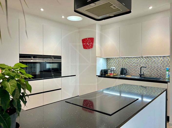 Image No.5-3 Bed House for sale