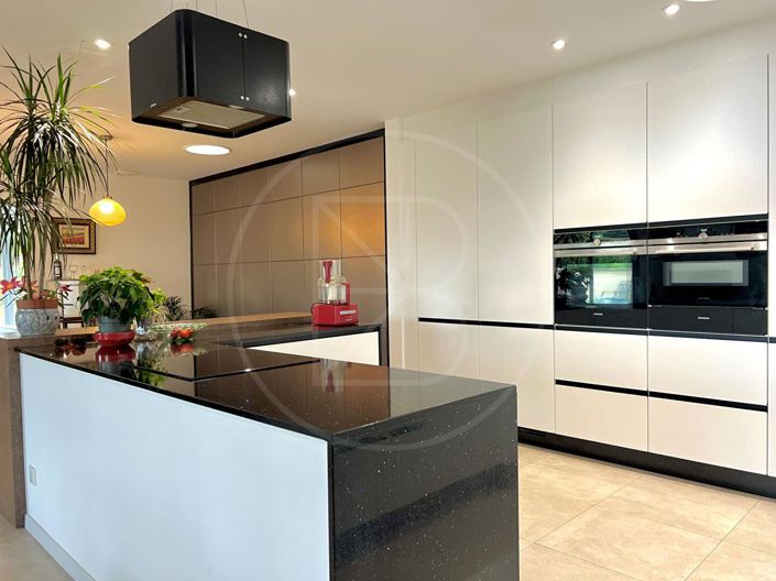 Image No.7-3 Bed House for sale