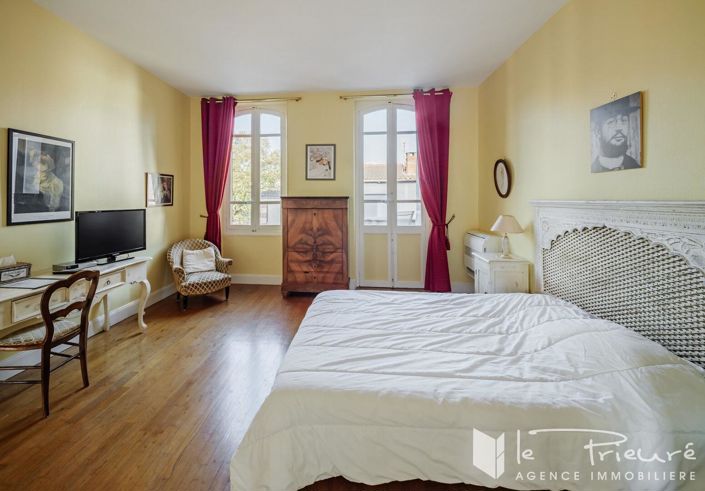 Image No.11-7 Bed House for sale