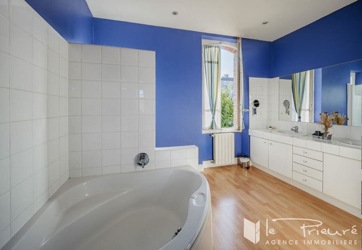 Image No.12-7 Bed House for sale